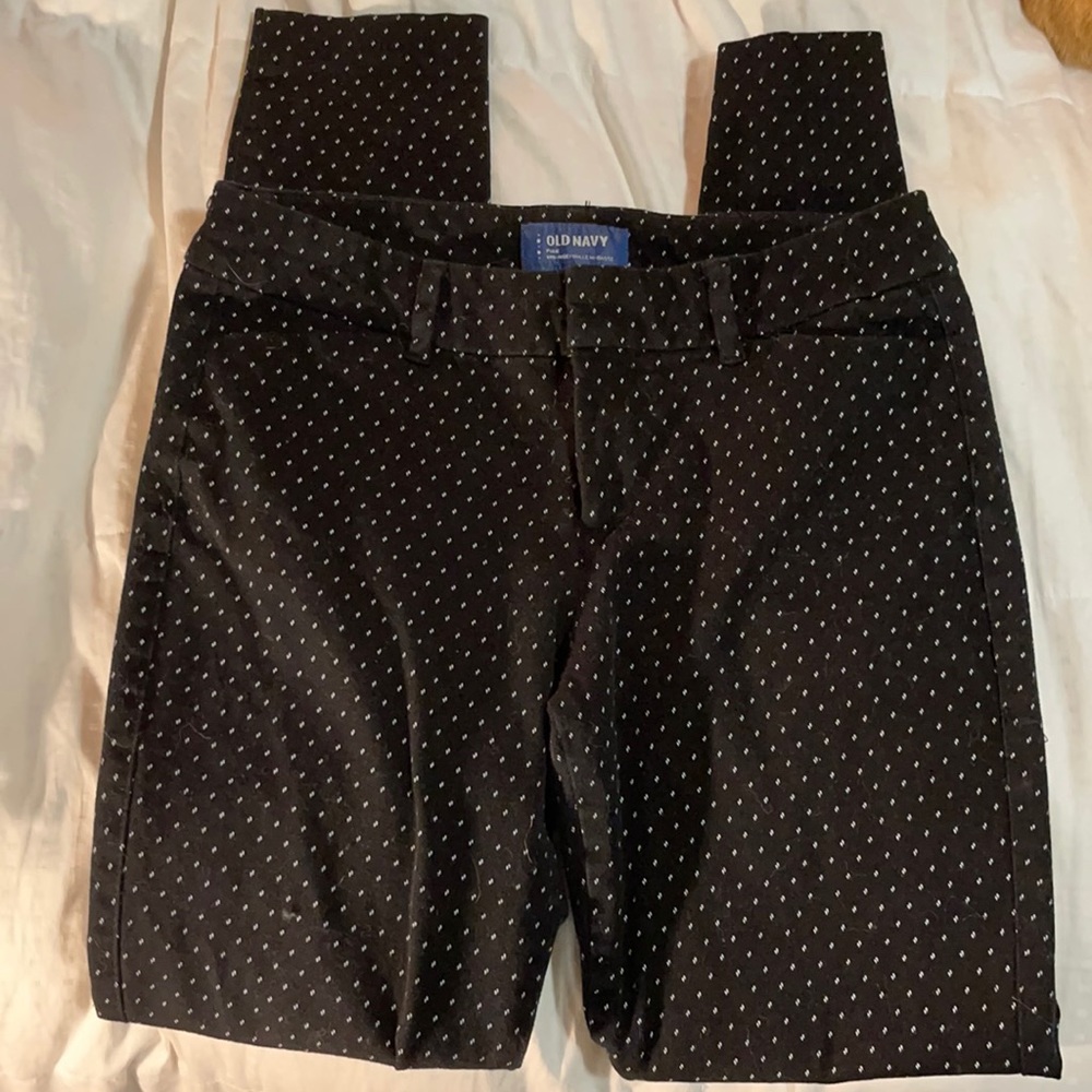 Black w/ white pattern Pixie pants from Old Navy, size 4